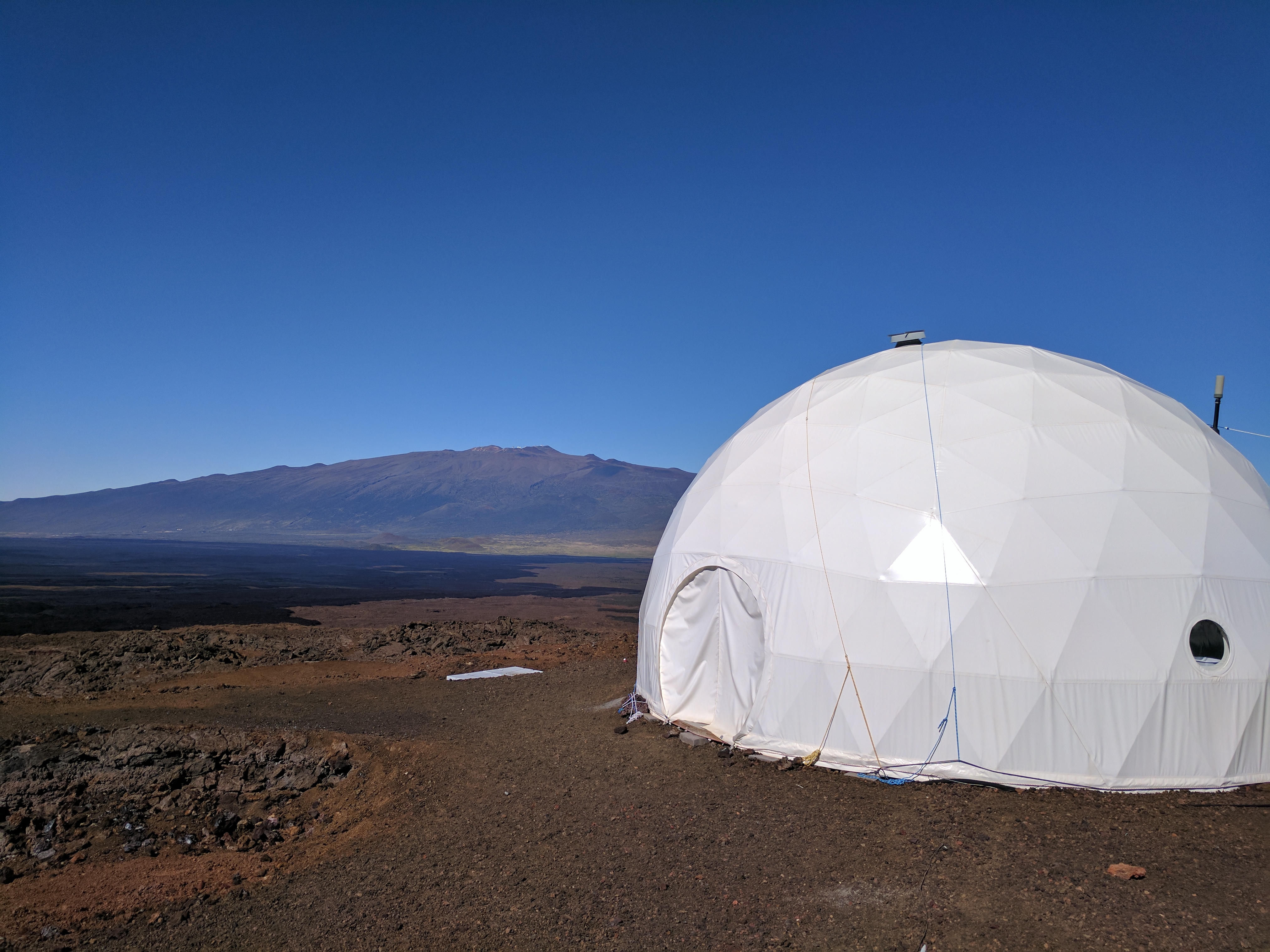 Планета марс колония марсоходы жилые модули. Строение луны. Для чего нужен купол на луне. Купольные здания на марсе. Проект марс 1 колонизация марса.