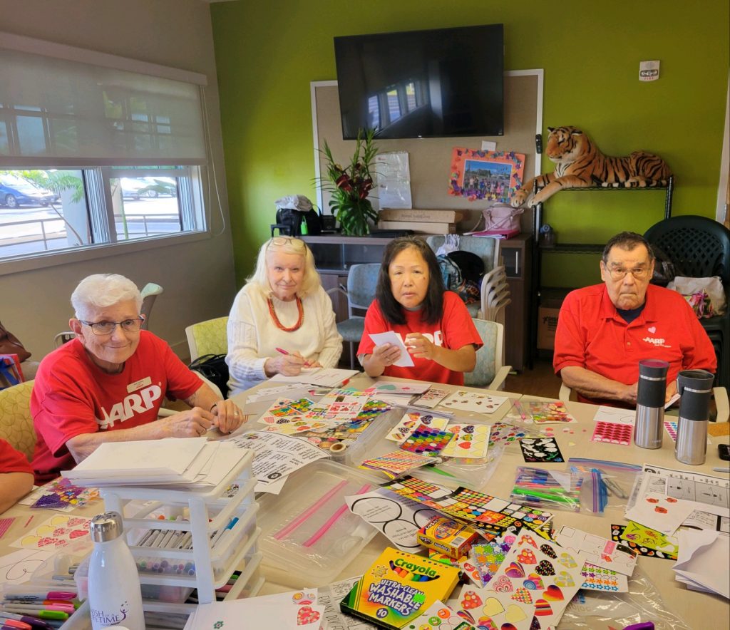 AARP Cupid Crew delivers Valentine’s Day roses to kūpuna throughout