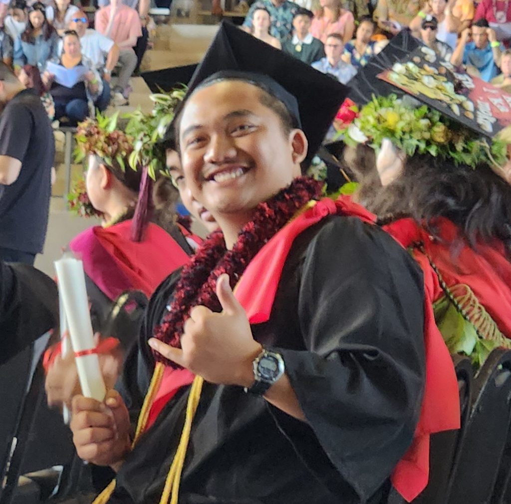 ‘Make the future yours’ UHHilo grads encouraged to be brave, do