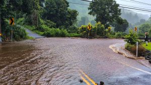 UPDATE: Highway 11 closure near Kaʻawa Flats now open to all traffic