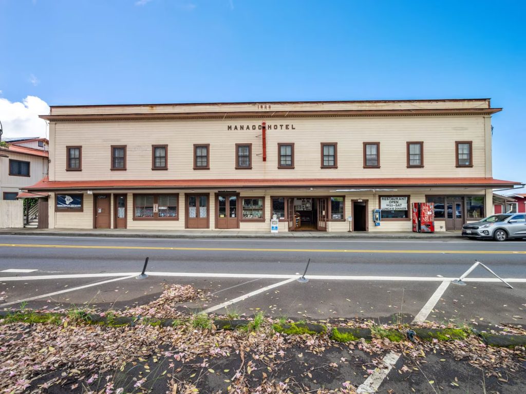 Family-owned historic Manago Hotel in South Kona sells for $3.1 million after 2 years on the market
