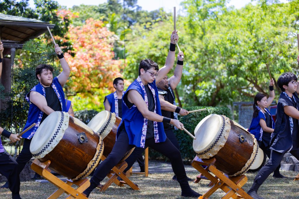 Taishoji Taiko drummers opening up their performance with a Hachijo at the 26th Annual Queen Liliʻuokalani Festival in Hlo on Sept. 6, 2025. (SunRa Adziyaomamawu/For Big Island Now)