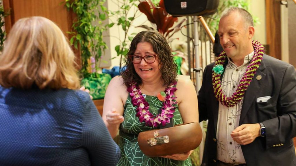 Pāhoa Public Library Branch Manager Katy Tipton won the State Manager of the Year award given out by Hawaiʻi Gov. Josh Green on Sept. 22, 2025. (Photo Courtesy: State of Hawaiʻi)