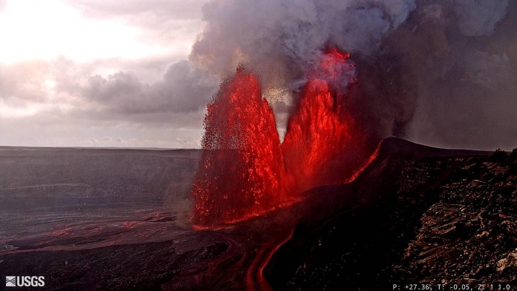 Kīlauea's episode 36 of its ongoing eruption began on Sunday morning, with lava fountains 500 feet high. (U.S. Geological Survey)