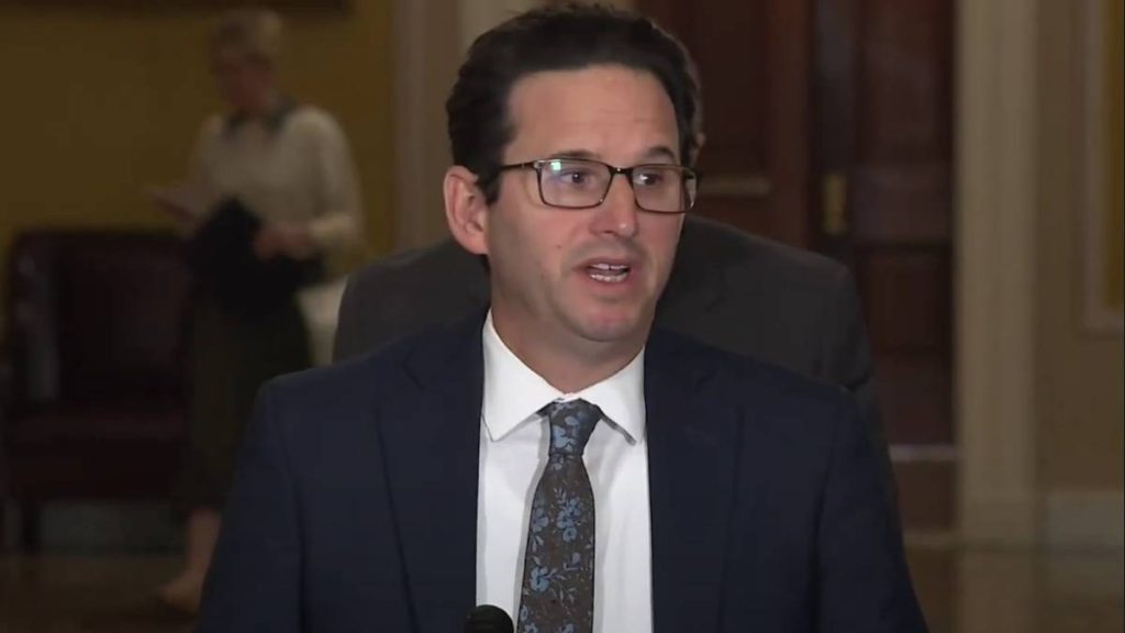 Schatz co-authors bipartisan bill to expand VA services to vets in Freely Associated States