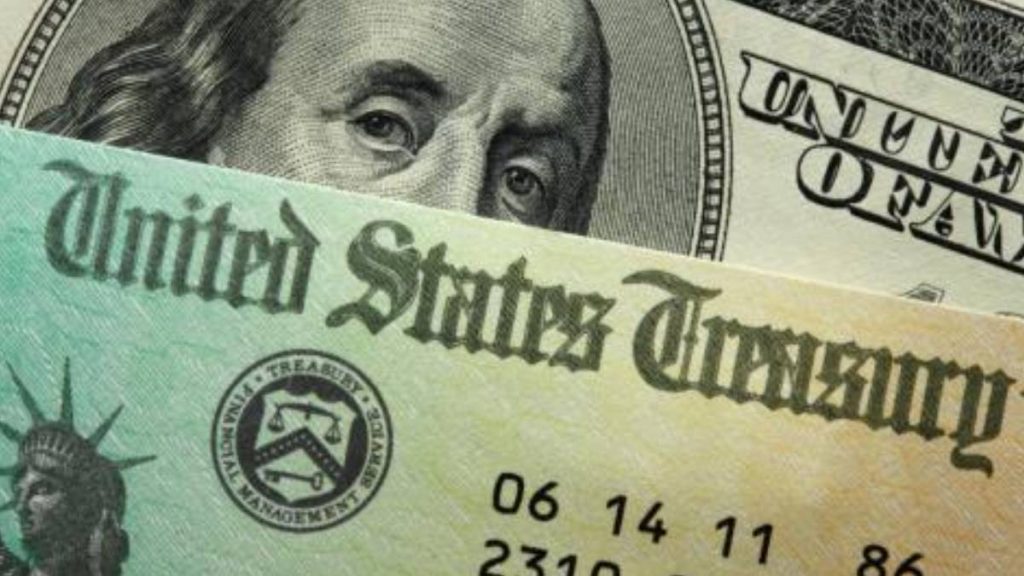 Hirono, 24 other U.S. senators urge Trump to help taxpayers get their full refunds