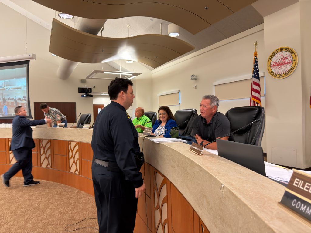 Reed Mahuna speaks with commissioners of the Hawaiʻi County Police Commission during a public meeting on Jan. 30, 2026. (Photo Credit: Tiffany DeMasters/Big Island Now)