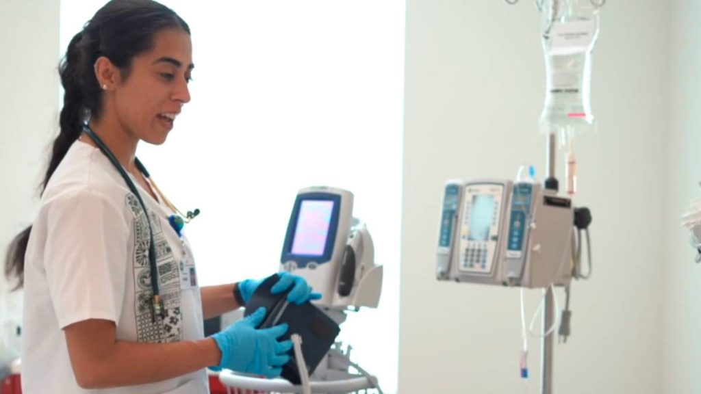 University of Hawaiʻi at Mānoa online nursing program gets high national marks