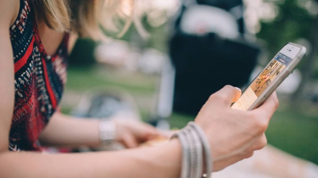 New statewide policy on student cellphone use adopted by Hawai‘i Board of Education