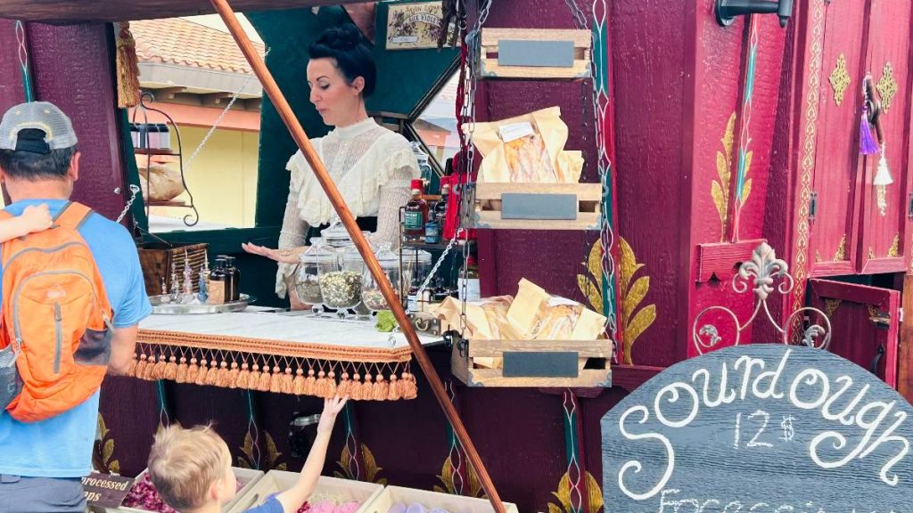 Business Monday: Find your herbal remedies at new Moonlit Merchant wagon in Kona