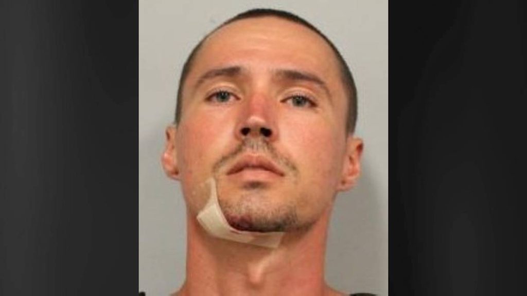 Kona man allegedly tries to take officers gun, threatened his life while being arrested