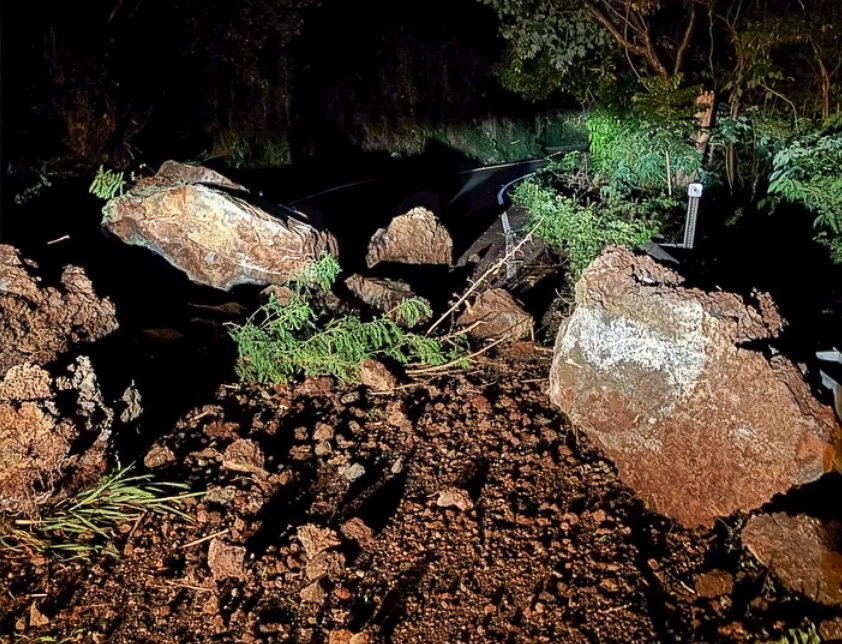UPDATE: Landslides caused by strong earthquake cleared from portions of 2 West Hawaiʻi roadways | Big Island Now