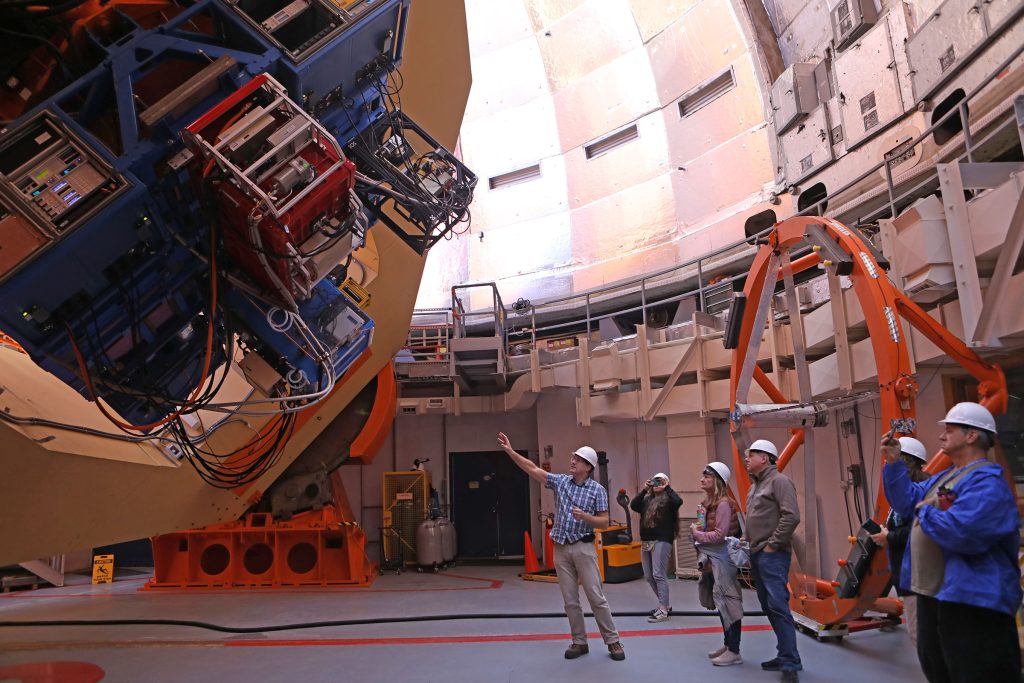 Free Maunakea observatory tour for Hawaiʻi residents shows up-close work of astronomers, scientists