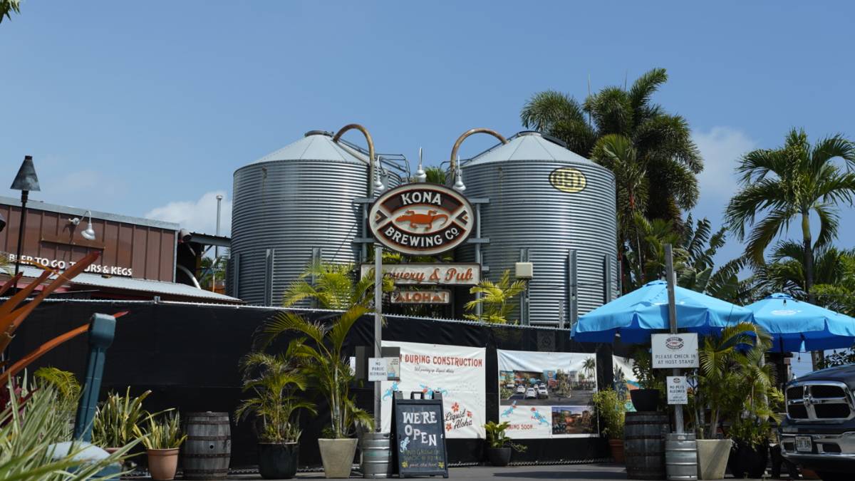 Business Monday: Kona Brewing’s historic Kona Pub creating beer garden entrance to make waiting enjoyable