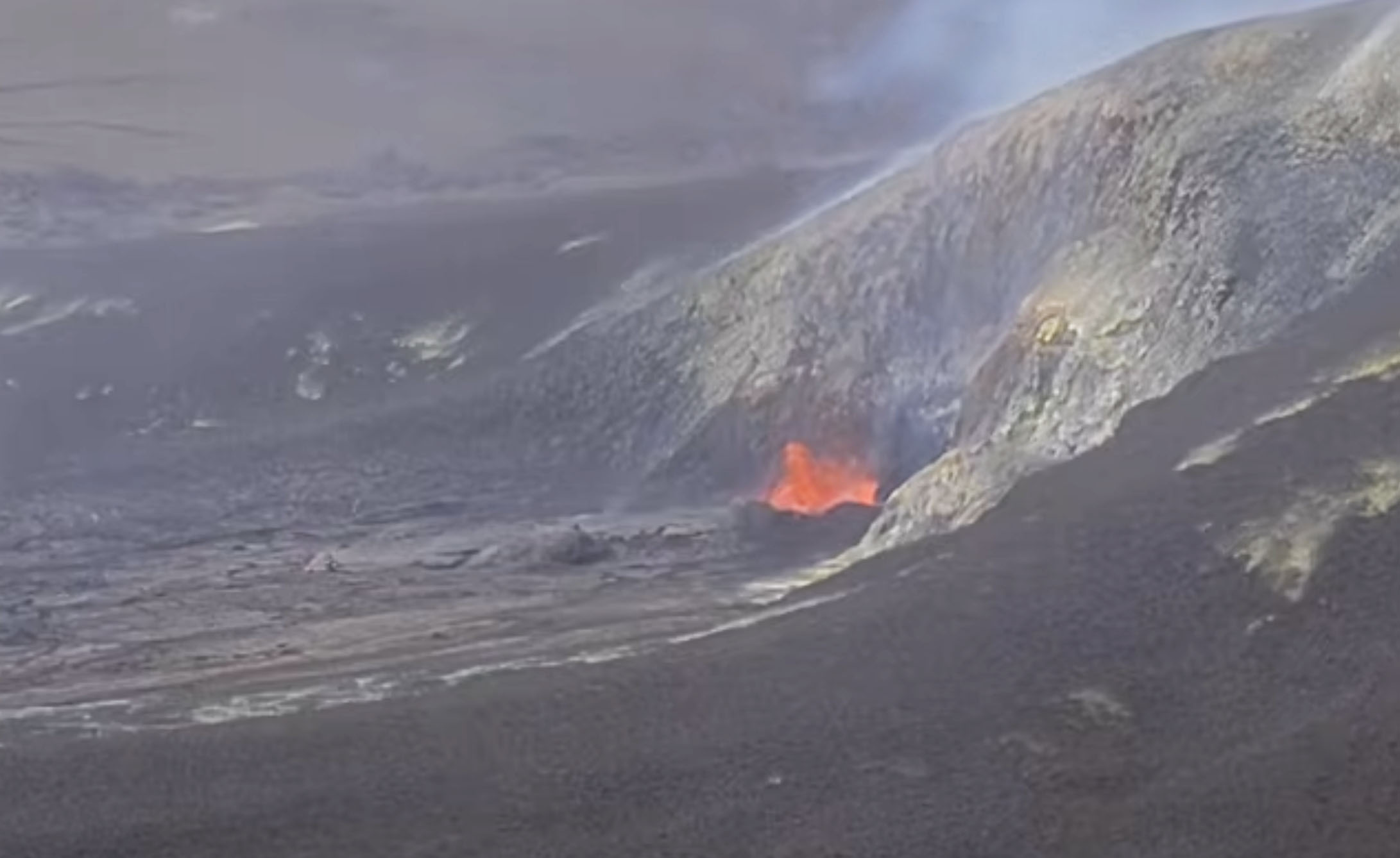 Precursory activity begins within Halemaʻumaʻu ahead of episode 50 of the Kīlauea eruption