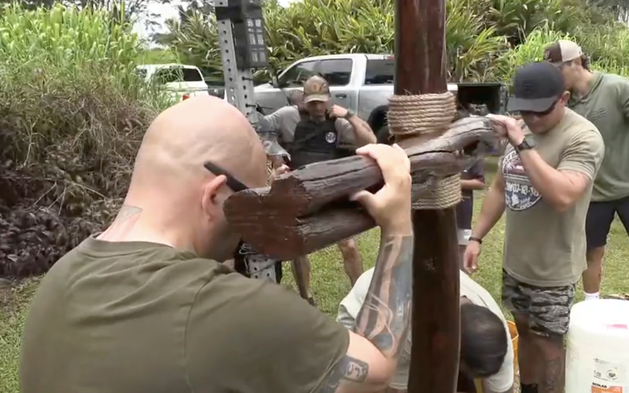 Police carry a cross for 5 miles in honor of fallen officer Bronson Kaliloa