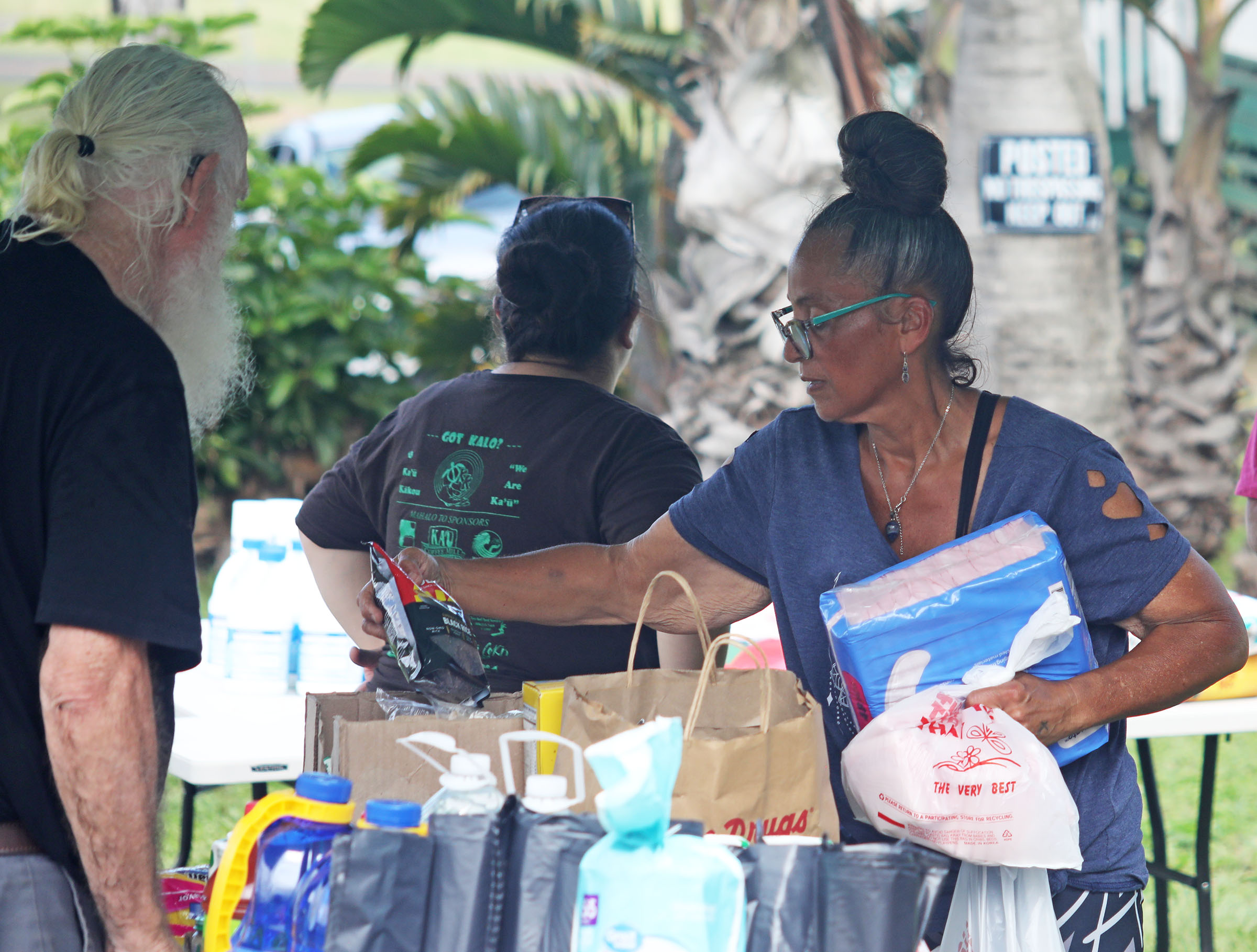 ‘This is just what we do:’ Pāhala residents help each other recover from Lala, prepare for Moke
