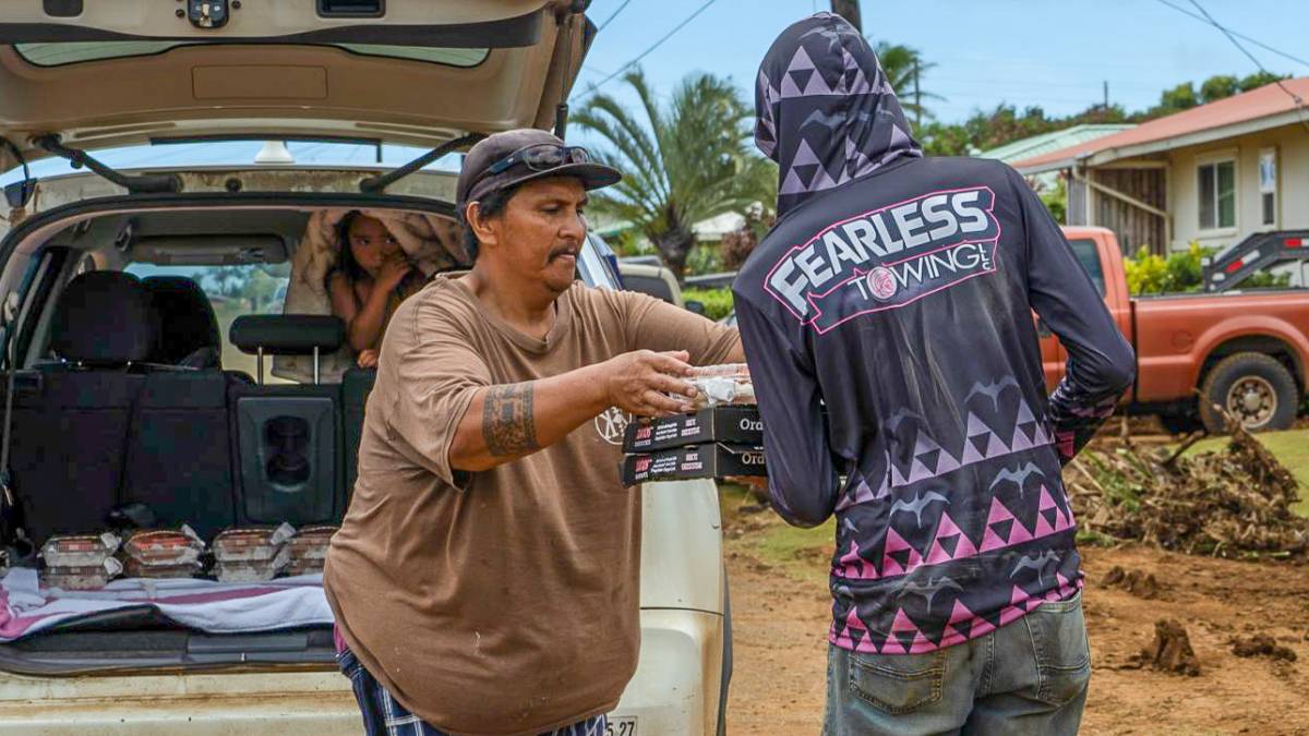 Ka‘ū strong: Community bands together to clear roads, deliver food and water to neighbors after Lala