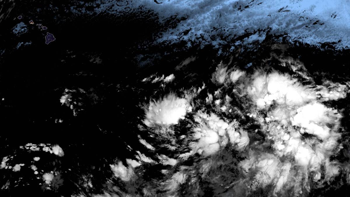 Trouble brewing: Two tropical waves in Central and East Pacific have good chance of tropical cyclone formation within next week