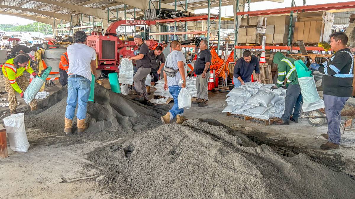 To help the public deal with potential flooding from Tropical Storm Lala, the Hawaiʻi County Department of Public Works is providing free sand for sandbags at several locations around the island. (Photo Courtesy: Hawaiʻi County)
