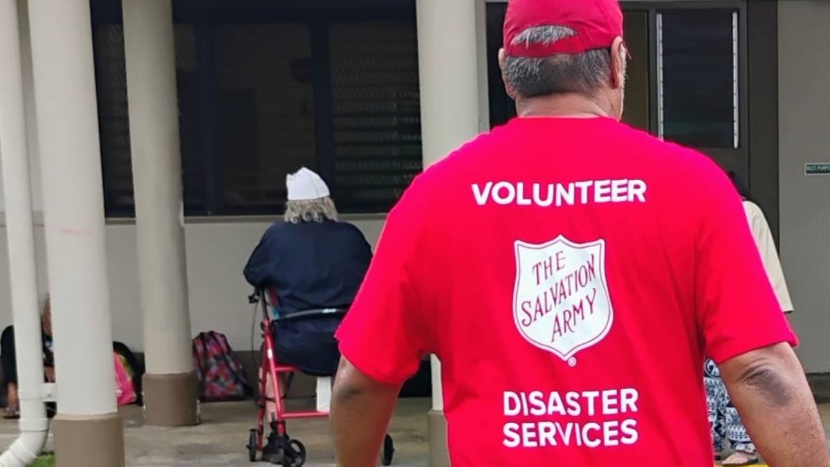 Salvation Army mobilizes to provide meals for Hilo apartment complex residents still without power