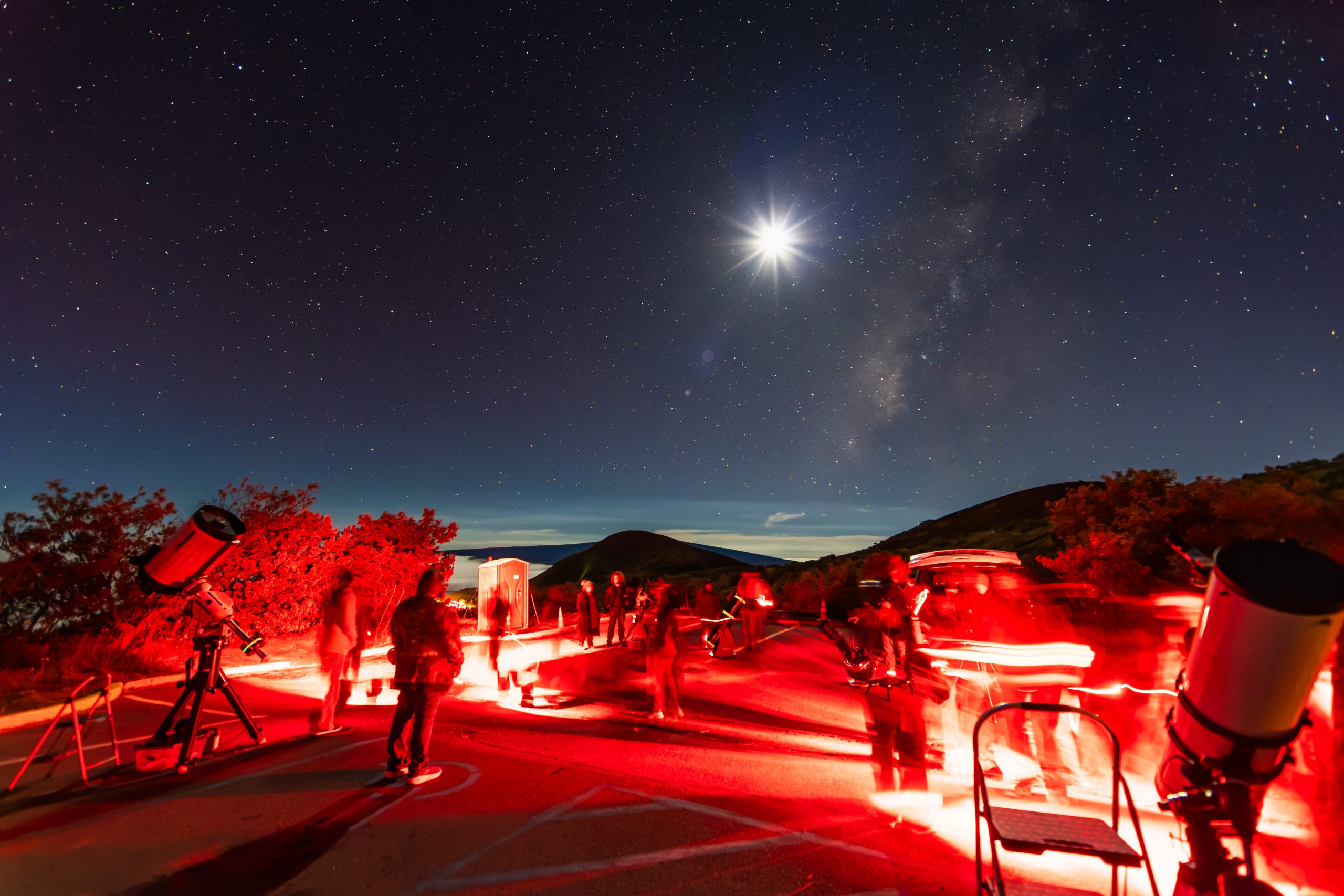 “Maunakea Moongazing" on Oct. 17 at Hale Pōhaku atop Maunakea on Hawaiʻi Island. (Photo courtesy: NOIRLab/NSF/AURA/J. Pollard)
